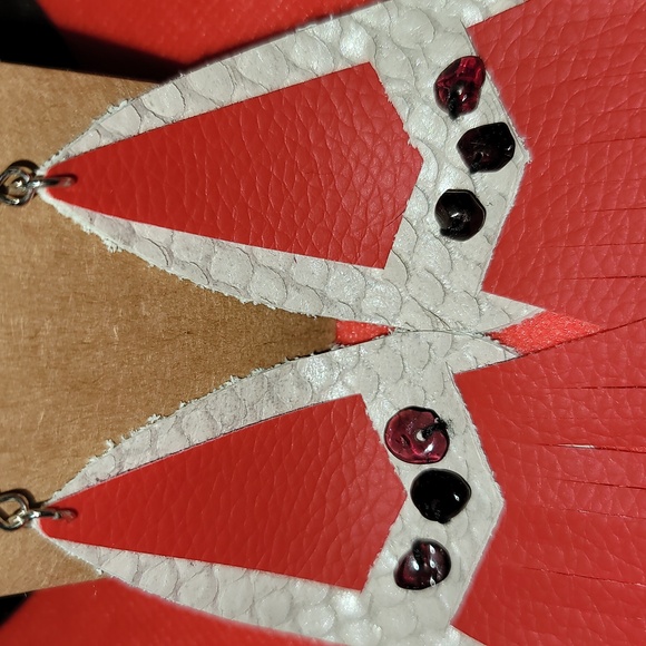 Brand new earrings - Picture 2 of 4